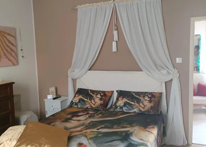 Il Giardino Di Sophie Oda ve Kahvaltı Villufranca di Forli